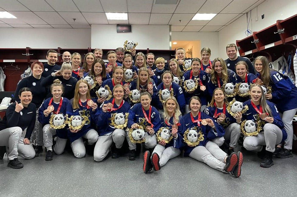 Naisleijonien joukkue sai mitalinsa – Kuvia!
