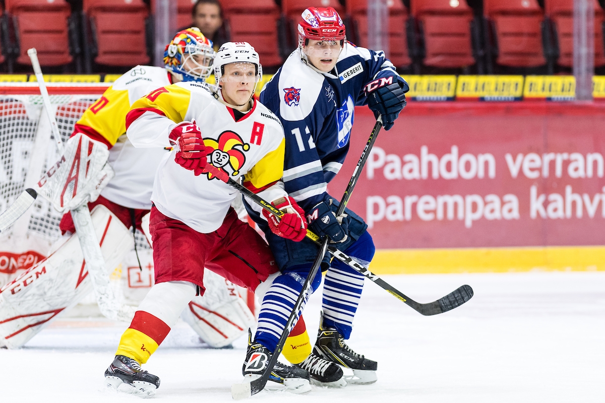 HIFK (Eetu Kukka) ja Jokerit (Tomas Totro) kohtaavat Nuorten SM-liigan runkosarjan päätöskierroksella keskiviikkona.
