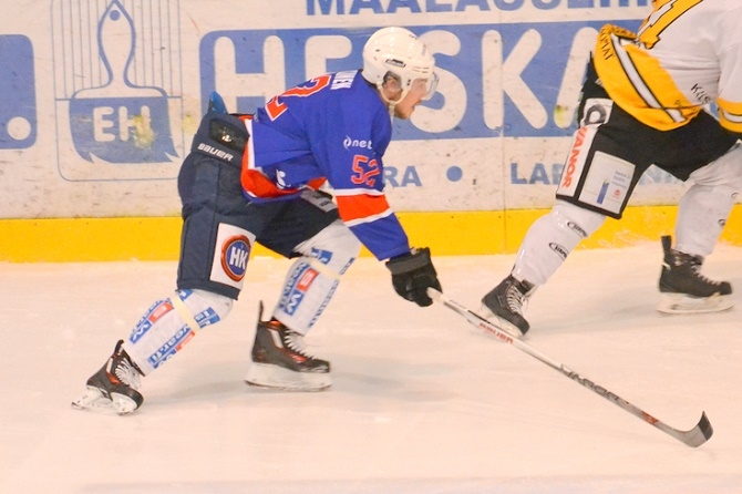 Jesse Koskinen teki menneellä kaudella 24 runkosarjaottelussa pisteet 9+15=24.