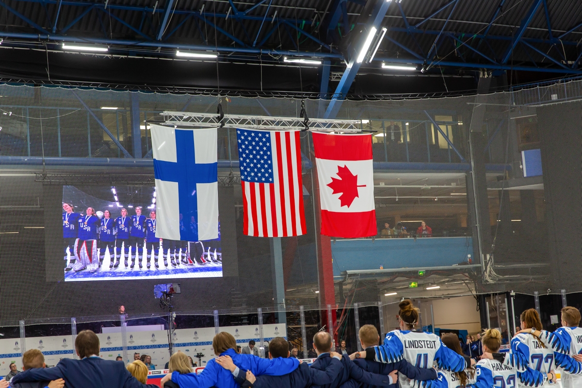 Naisleijonat MM-hopealle upean taistelun jälkeen