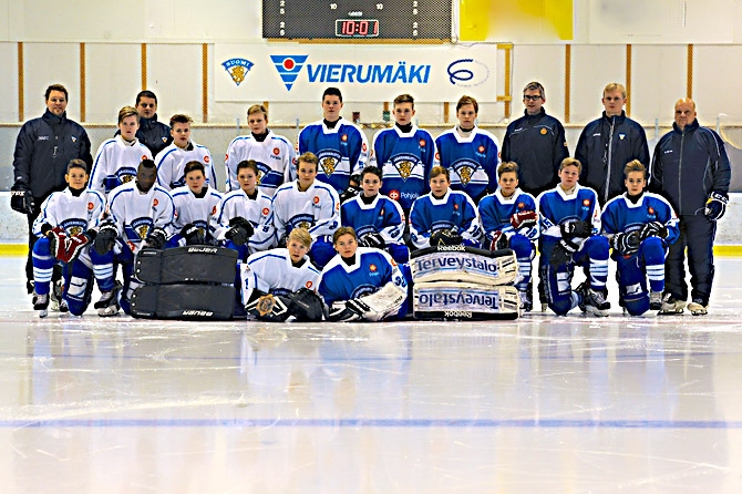 Joukkukuvassa omalla jäävuorollaan Länsirannikon joukkue.