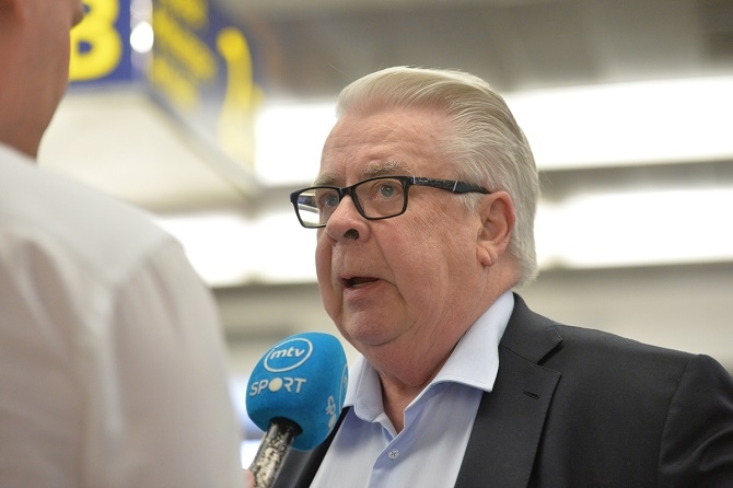 Kummola seurasi kisoja aiemmasta poikkeavassa roolissa: ”Loistava suoritus koko joukkueelta”