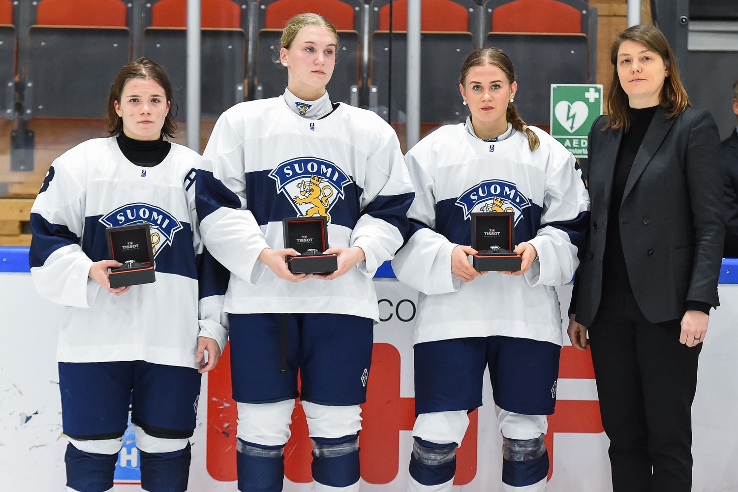 Tyttöleijonien parhaat pelaajat MM-kisoissa: Salonen, Tallinen, Vanhanen