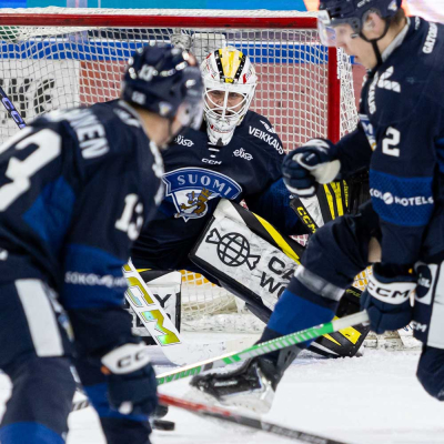 "Pystyivät vielä viimeiseen peliin repimään parastaan" – Nuorten Leijonien valmennuksen yhteenveto Joensuun-turnauksesta