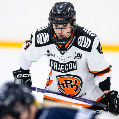 Kiekko-Espoo matkaa välieriin – HPK siirtyi kuskin paikalle ottelusarjassa Kärppiä vastaan 