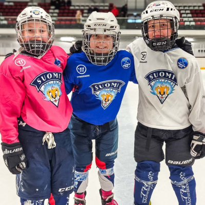 Tyttökiekkoviikko keräsi tapahtumillaan kaukaloon yli 500 osallistujaa ympäri Suomen! 