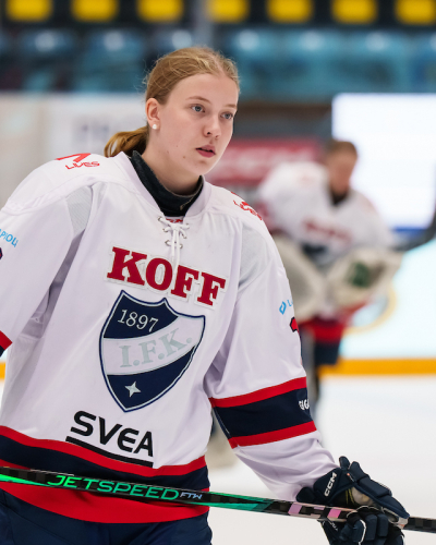 Kova työ kantaa tehohedelmää – HIFK:n Ella Turunen siirsi Mestis-onnistumiset liigapeleihin: "Siinä on ollut helppo pelata"