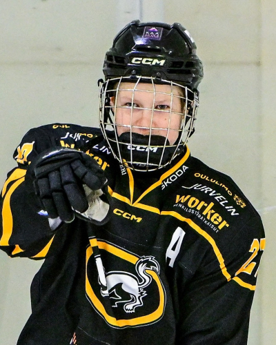 Torkell juonii Kärppien kärkiketjun keskellä: ”Kaikki meidän kentät tekee tulosta”