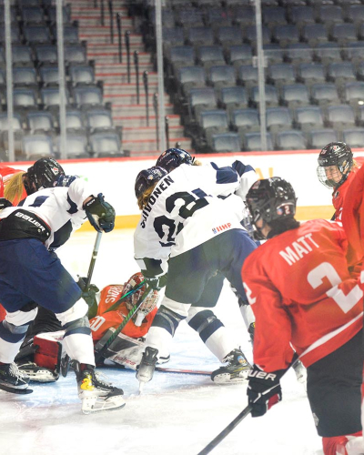 Harjoituspeli Kanadaa vastaan opetti paljon – Tyttöleijonien päävalmentaja Mira Kuisma: ”Paljon oli myös positiivista”