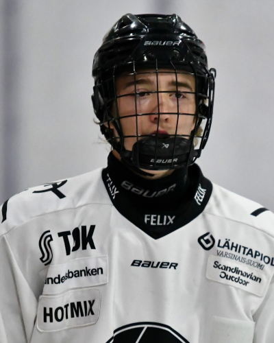 TPS:n Niemi vaikea pideltävä ylivoimalla: ”Maalien takana on aina koko viisikko”