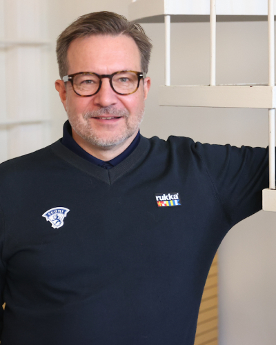 "Tasapaino treenin, ravinnon ja levon välillä on kaiken perusta" – Jääkiekkoliiton vastuulääkärin Niklas Lindbladin vinkit nuorille pelaajille