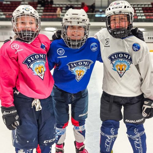 Tyttökiekkoviikko keräsi tapahtumillaan kaukaloon yli 500 osallistujaa ympäri Suomen! 