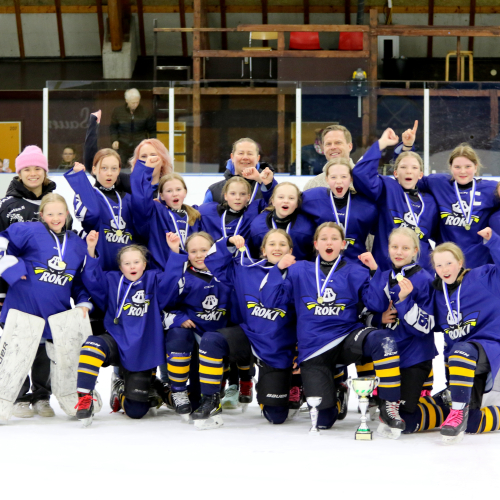 Mini Aurora Cup: Tyttökiekkoenergia täytti Impivaaran jäähallin!