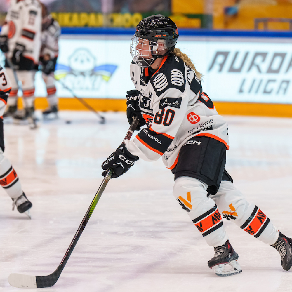 HPK juhli tärkeää voittoa Espoossa ja puhalsi finaalisarjan eloon – Pelkonen iski kahdesti 