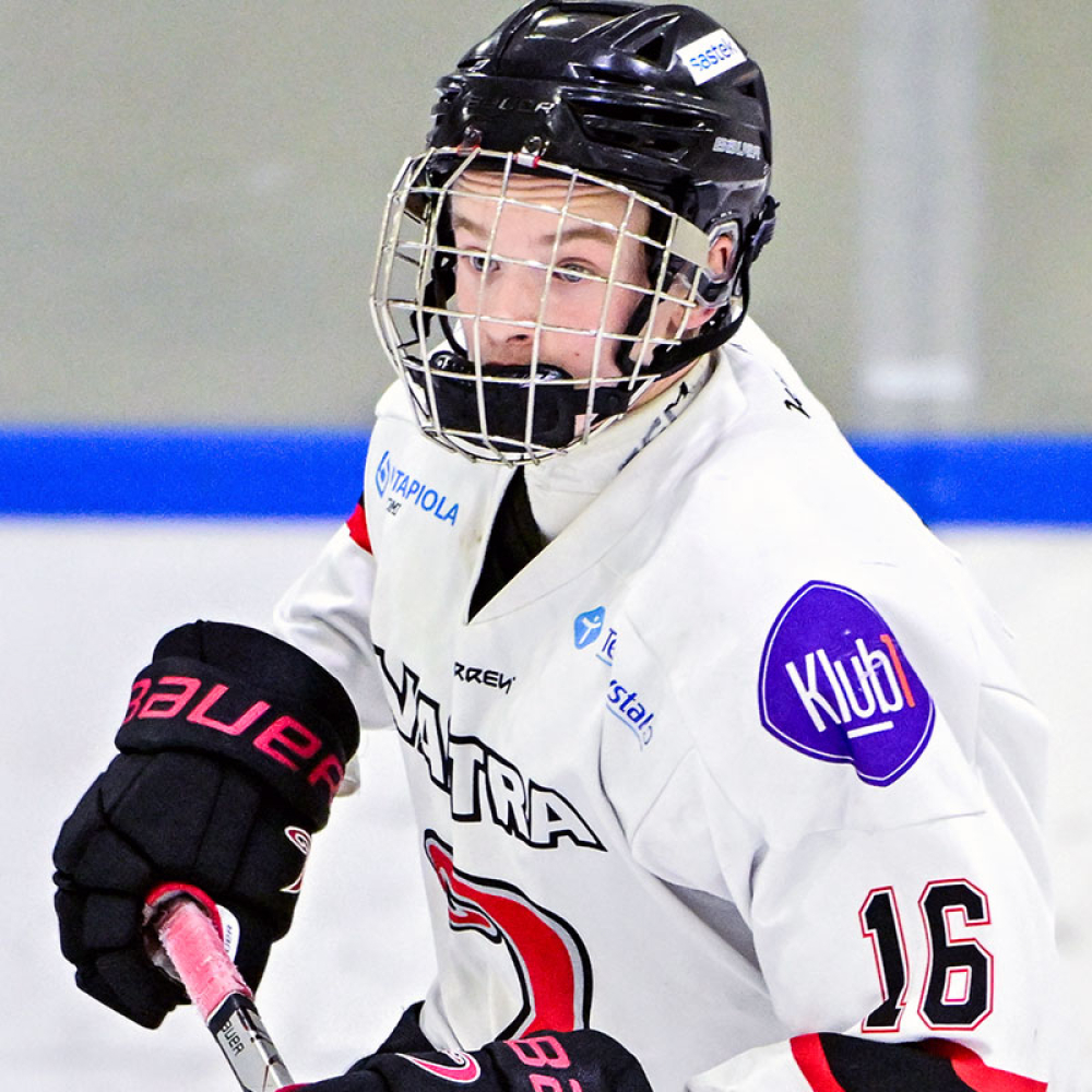 Kärpät ja JYP pitivät kotietunsa puolivälieräavauksissa – Paikallissarjoissa yllätyksiä