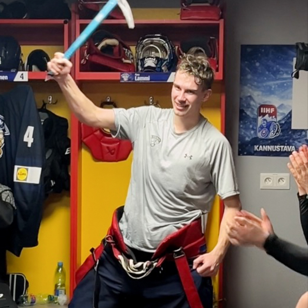 Video: Hakku heilahti! Pikkuleijonien parhaan pelaajan palkinto nollapeli-Lammille