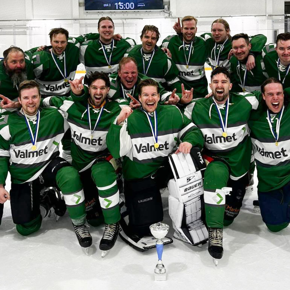 Työpaikkajääkiekon SM-turnaus liikutti lähes 400 pelaajaa