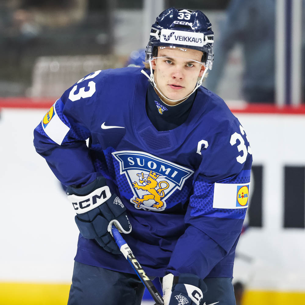 Suomi–Ruotsi! Nuoret Leijonat näillä kentällisillä MM-välieräotteluun – Lähetys TV5 ja HBO Max sunnuntaina kello 23.30