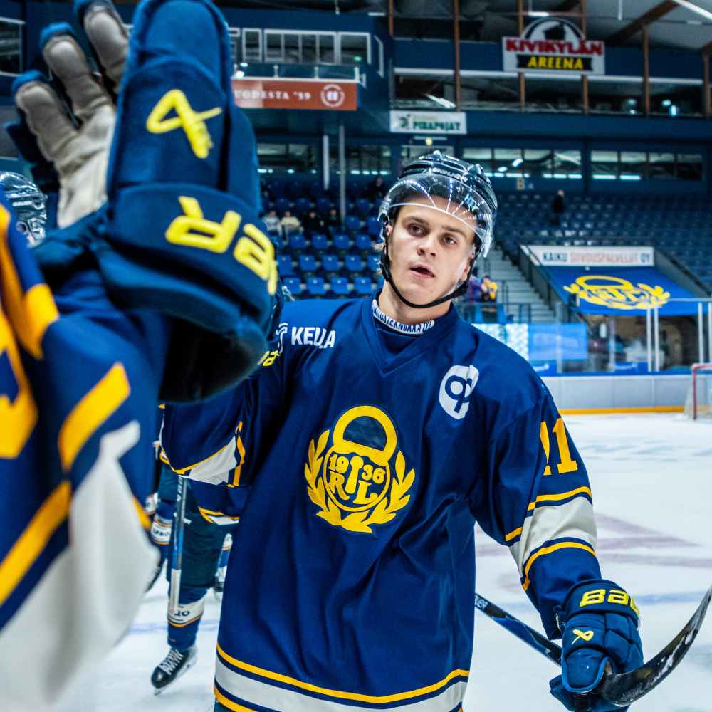 K-Espoo yllätti Ilveksen – Lukko-hyökkääjä hurjassa maalivireessä