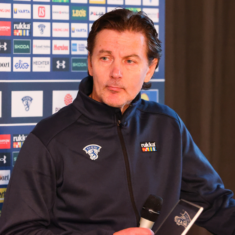 Naisleijonien päävalmentaja Tero Lehterä Ruotsin EHT:n kynnyksellä: ”Halutaan olla yhtenäinen joukkue”