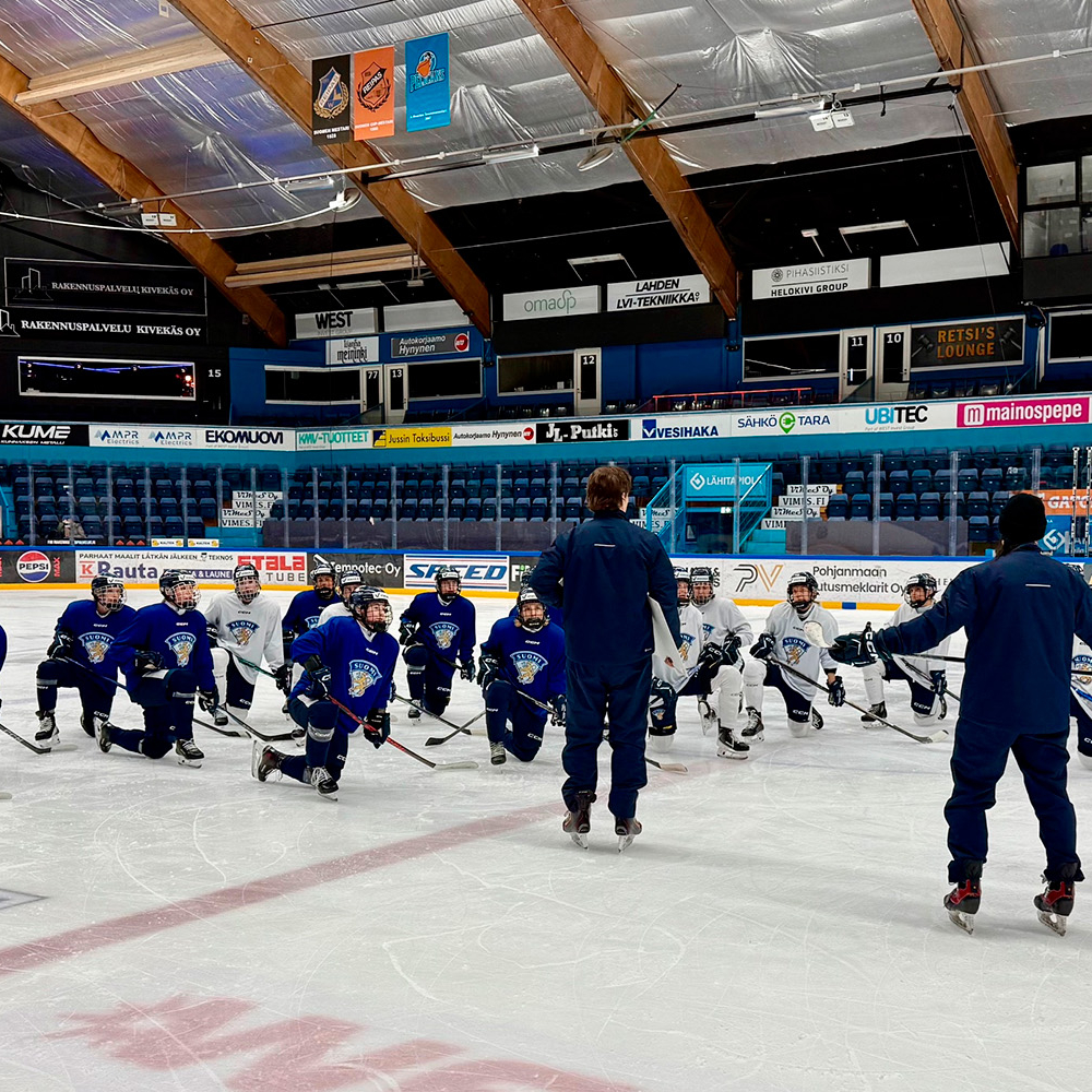 Naisten EHT käyntiin keskiviikkona - Näe Naisleijonat ja muut EHT-joukkueet antamassa olympianäyttöjä Lahdessa ja Hämeenlinnassa