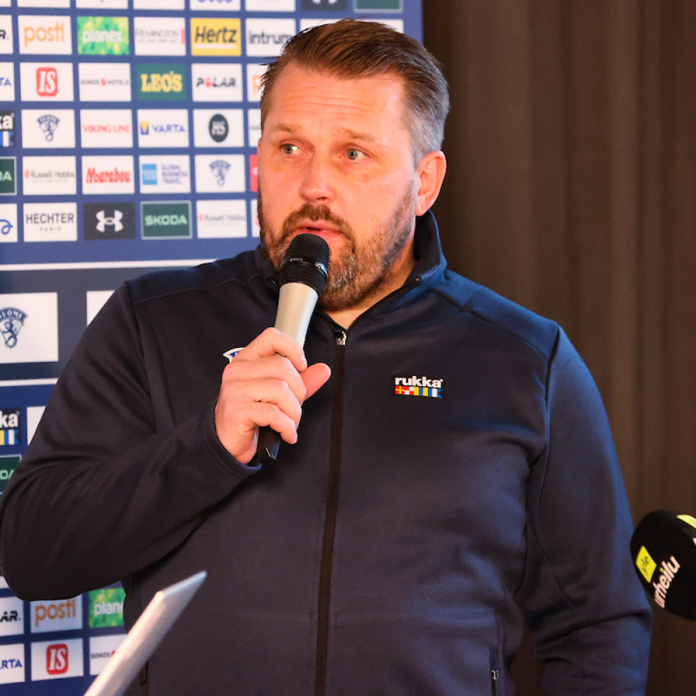 ”Taitoa, sopivasti kokemusta ja innokkuutta” – Näistä rakentuu A-maajoukkue Tampereen EHT-turnaukseen