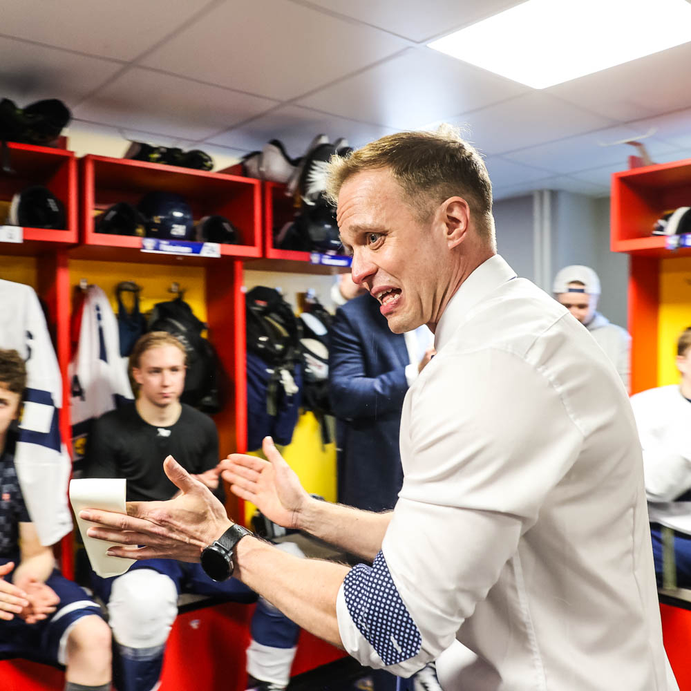 Video: Hakku esiin, nyt kiivetään huipulle, askel askeleelta – Perusleiriin U18-retkikunnan johdatti Paavo Fugleberg