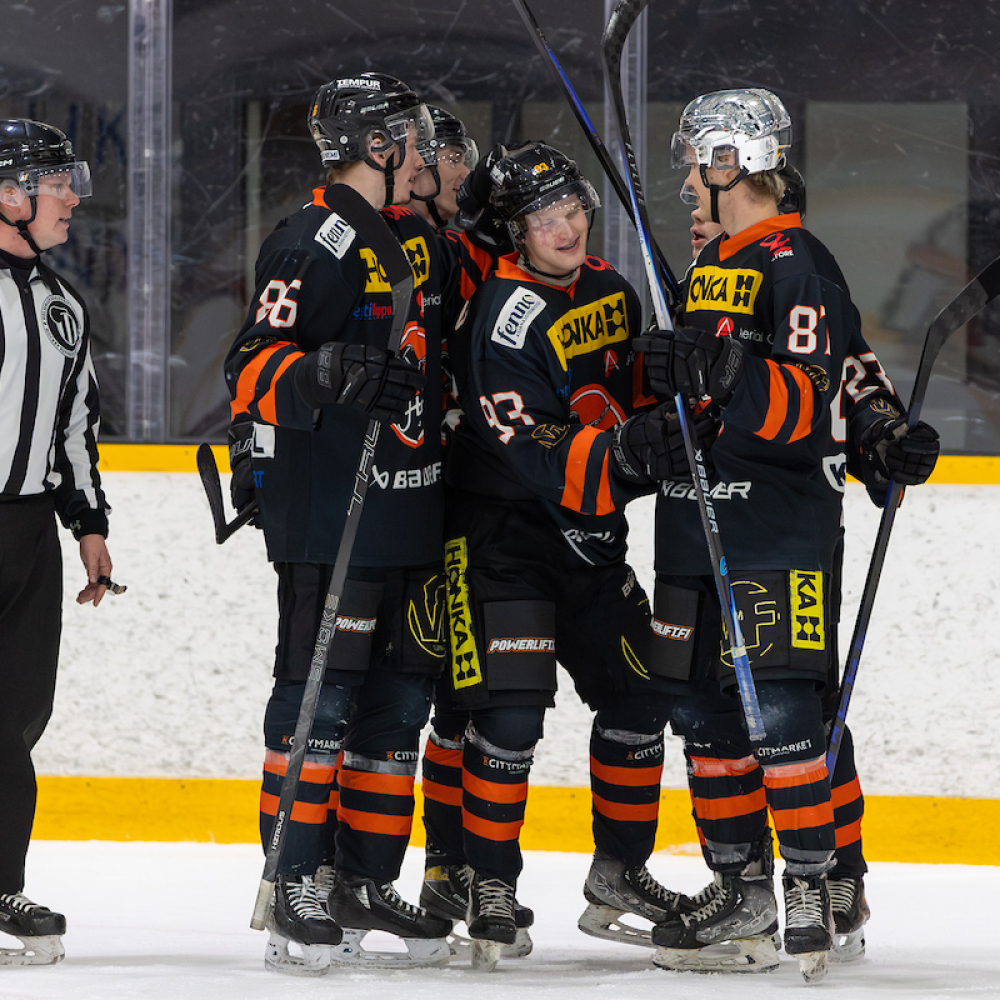 Kovavireiset kärkijoukkueet venyttivät voittoputkiaan – Palola jatkaa pörssikärjessä 