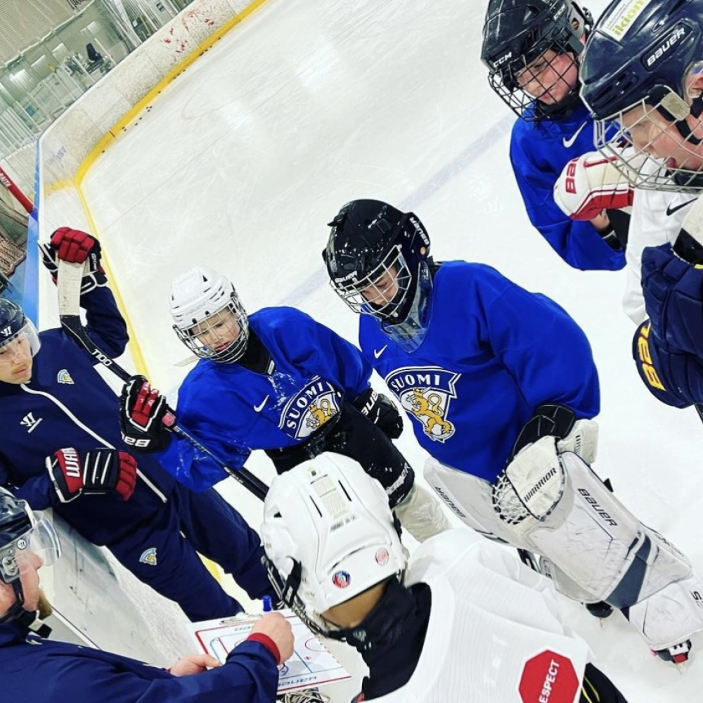 Jääleiri huonokuuloisille jääkiekkoilijoille