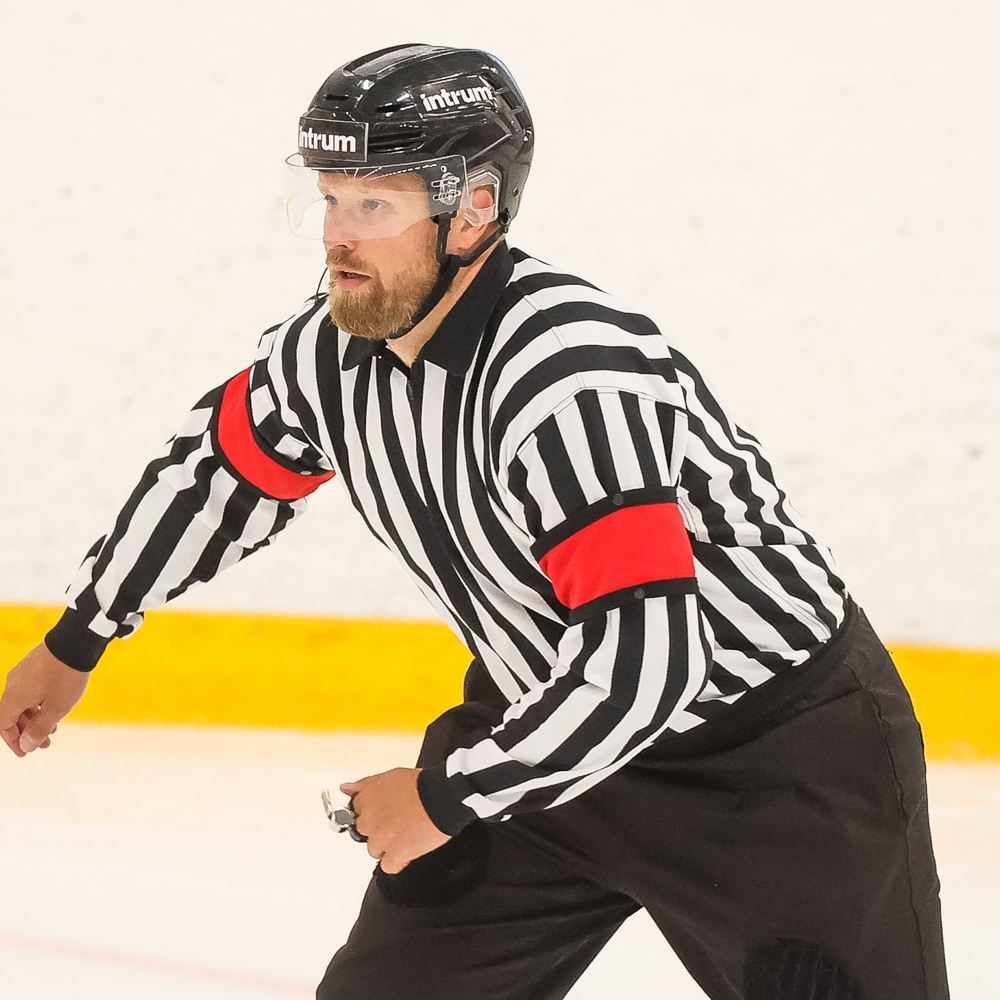 "Kun pelit kovenevat, palkkiotkin nousevat" – Toni Hyvärinen kertoi urastaan ja tuomareille maksettavista palkkioista