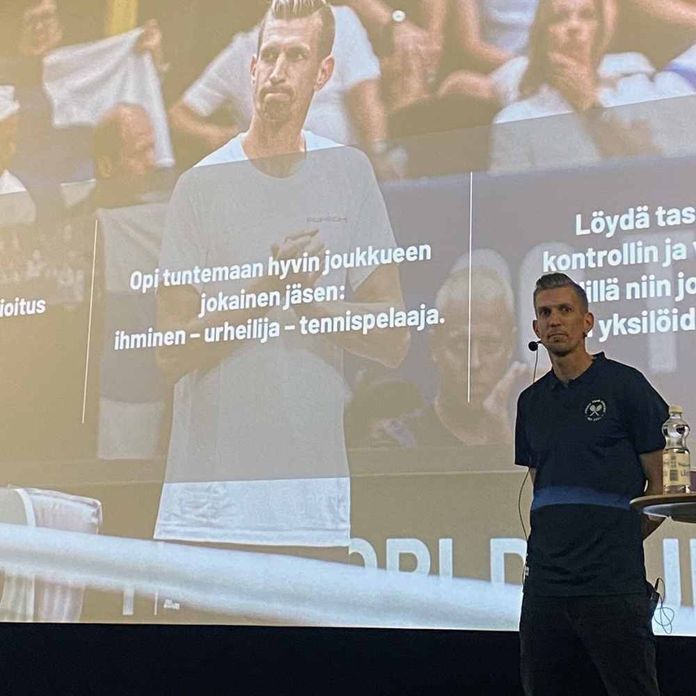 Jarkko Nieminen valmentajaseminaarissa: ”Ensisijaisesti valmennan ihmistä urheilijan takana”