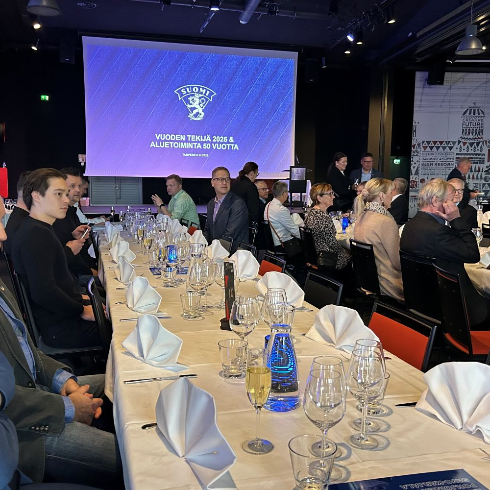 Alueiden Vuoden Tekijät valokeilaan – Lähes 150 seura-aktiivia palkittiin jääkiekon eteen tehdystä työstä