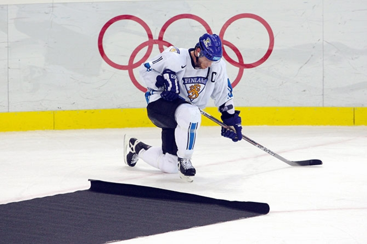 2006 - Katkennut maila maksoi kultamitalin - Naisleijonille jälleen neljäs sija