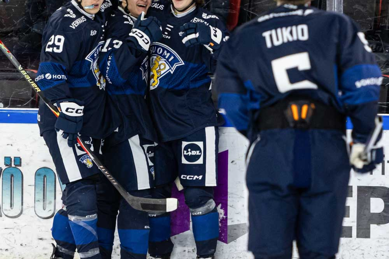 Maalikooste: Nuoret Leijonat avasi kotiturnauksensa 5–2-voitolla Tshekistä – Hyökkääjä Aarvalan unelma toteutui voitokkaasti