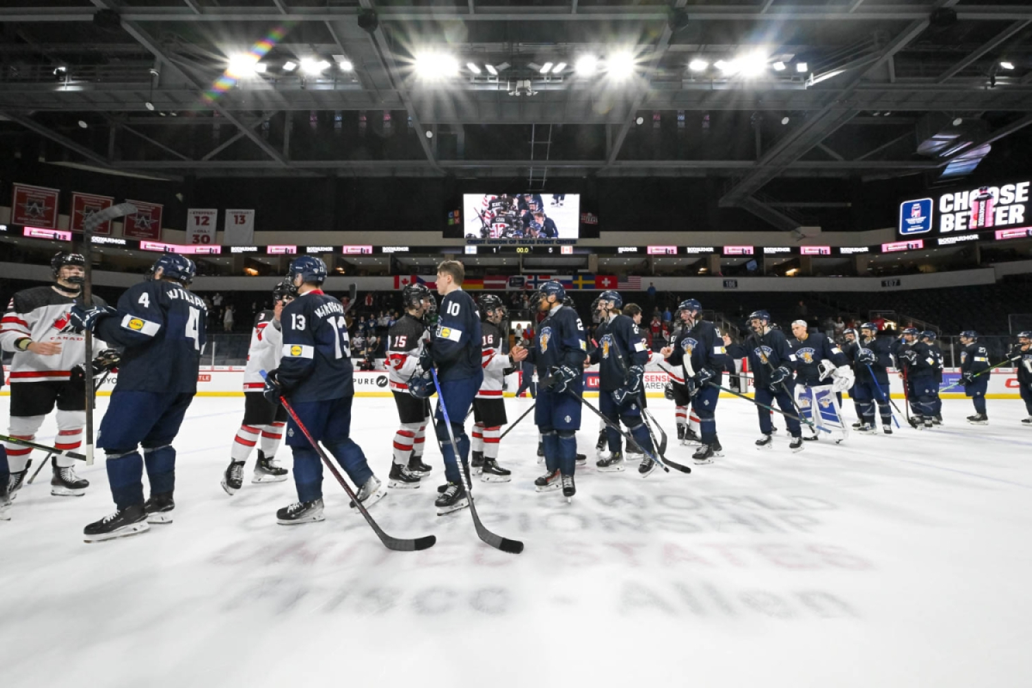 Kotkaniemi: "Tultiin tänne nyt vähän katselemaan" – Kanada-pelistä jäi Pikkuleijonille parannettavaa 