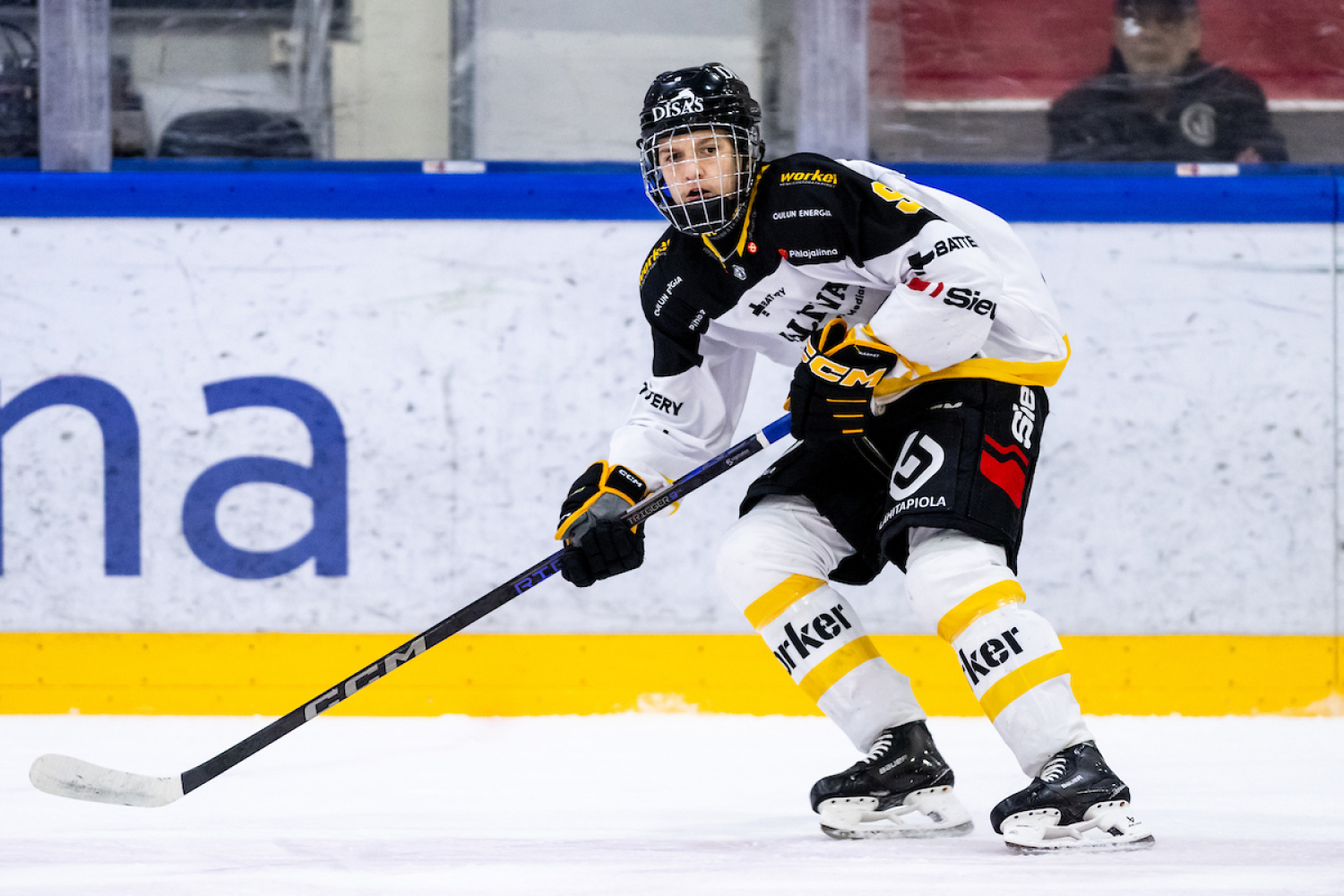 Kärpät riepotteli Pelicansia – Luukas Jurvelinille hattutemppu