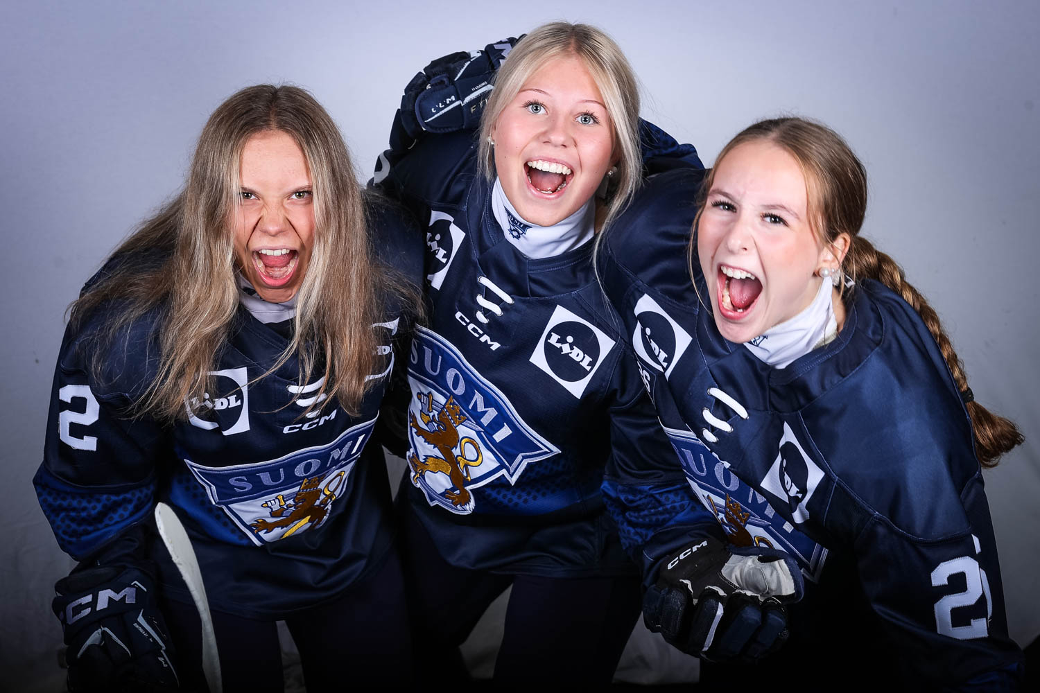 Pelipäivä! Naisleijonat ja Tyttöleijonat aloittavat turnauksensa, U20 kohtaa Tshekin – Torstain ottelut ja lähetykset