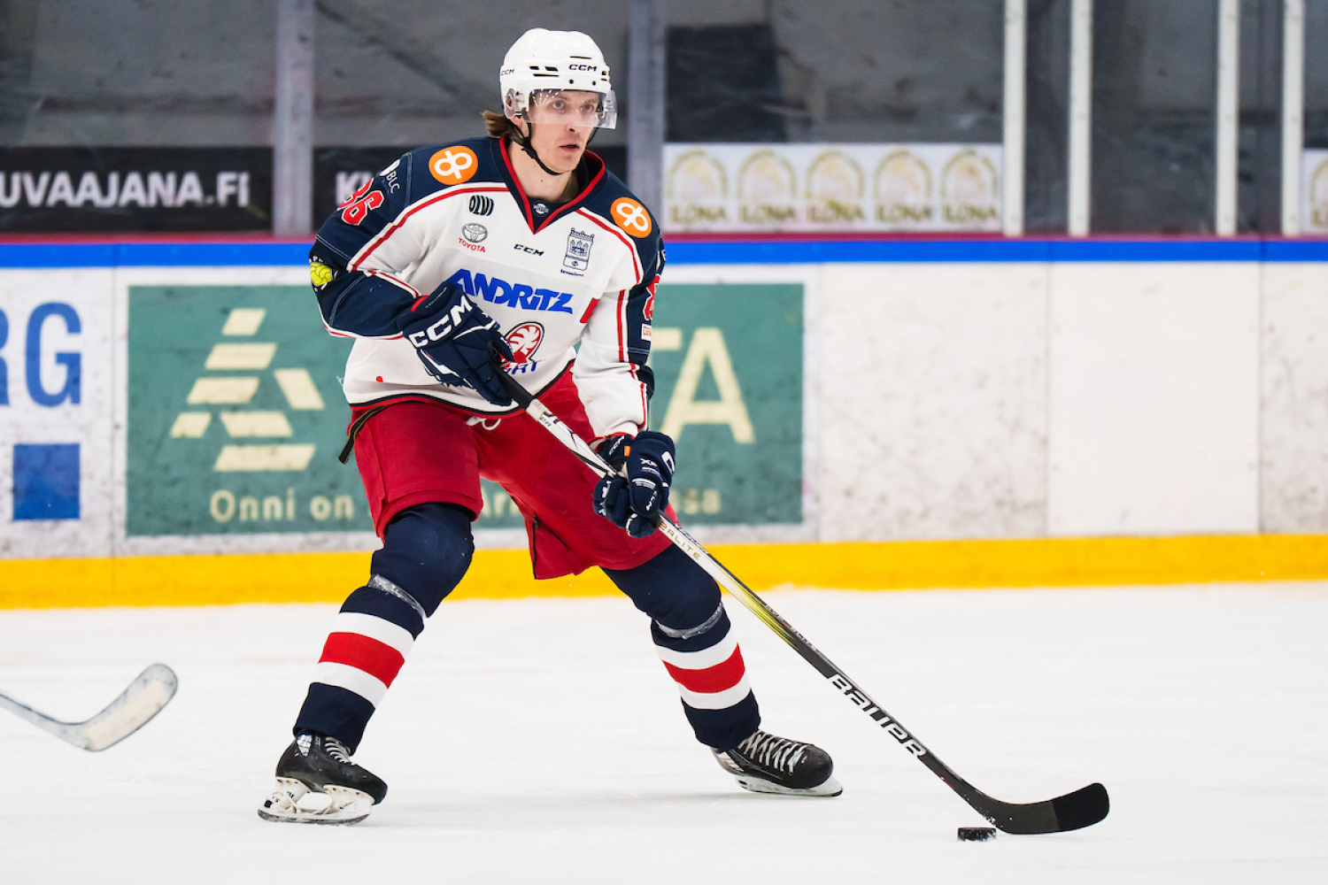 Käynnissä kiivaat ja tasaiset puolivälieräsarjat – kotijoukkueet vahvoja perjantainakin 