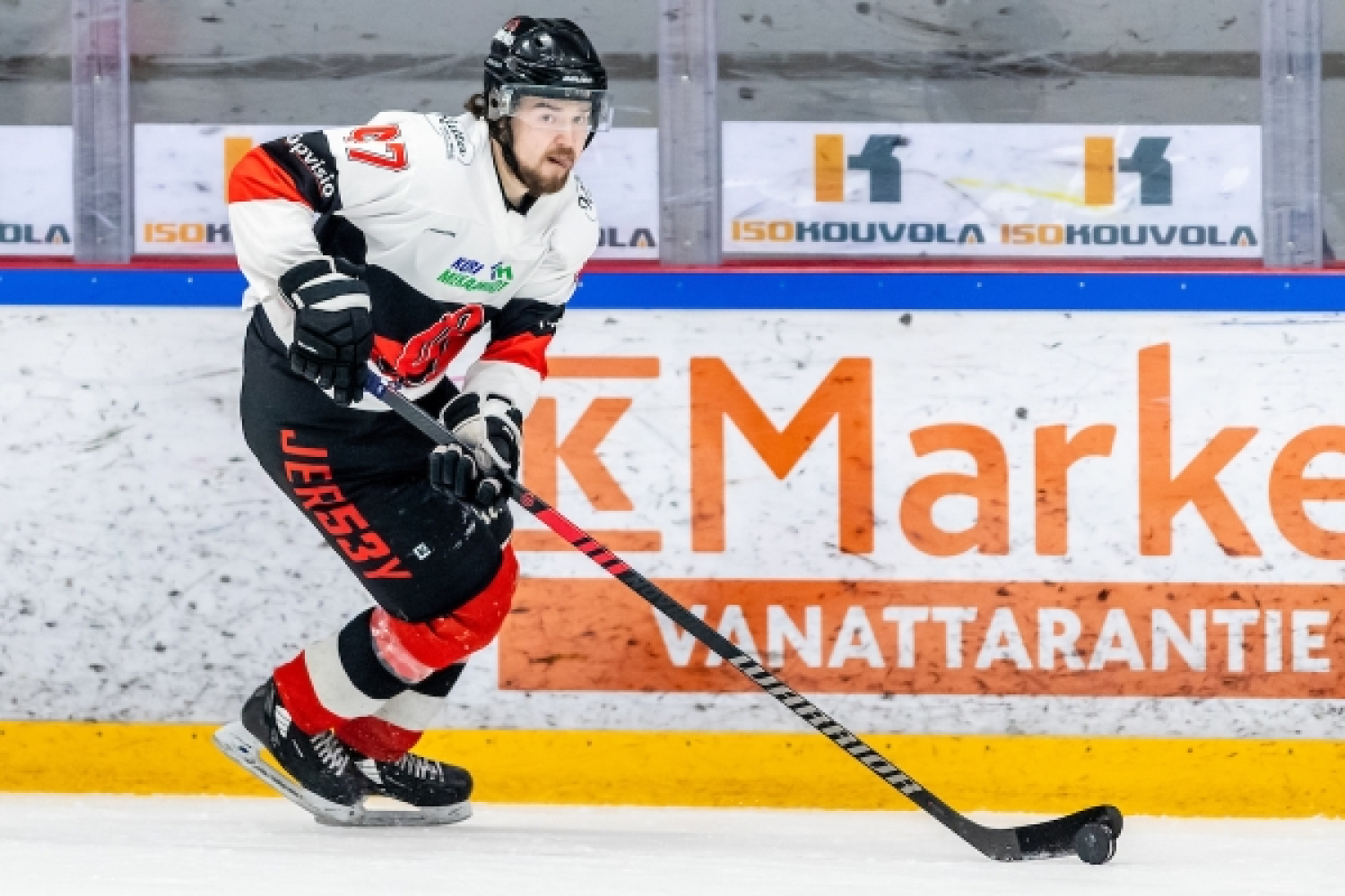 Pyry eteni välieriin – JHT kaatoi Haukat vieraissa ja venytti ottelusarjan ratkaisua