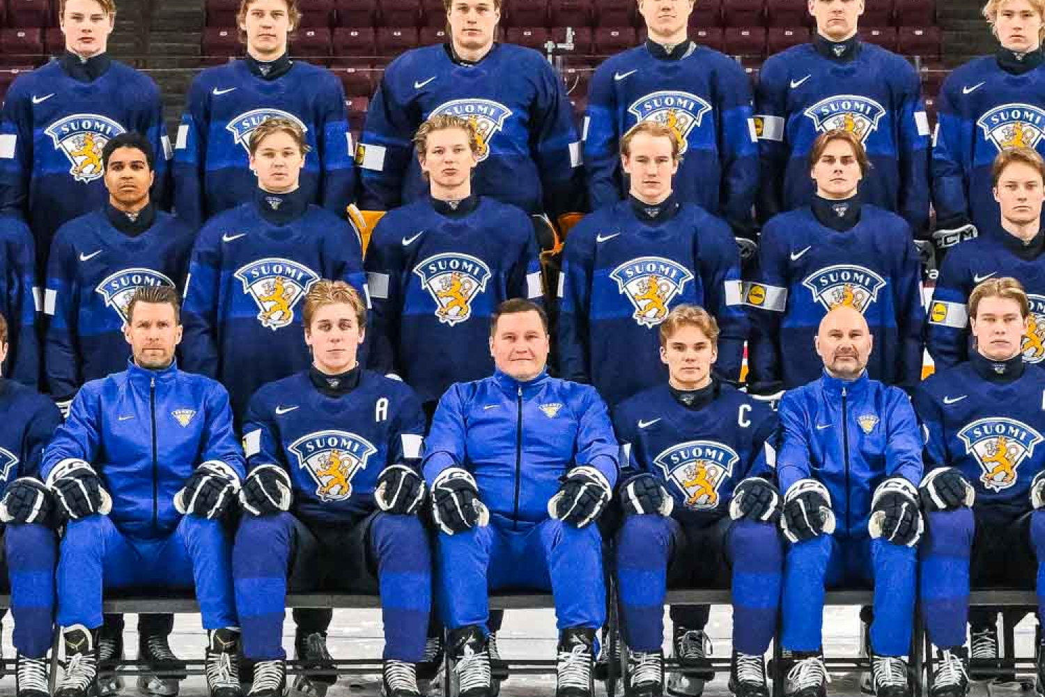 Suomi–USA! Nuoret Leijonat näillä kentällisillä MM-kisojen puolivälieräotteluun – Lähetys TV5 ja HBO Max lauantaina kello 1.00