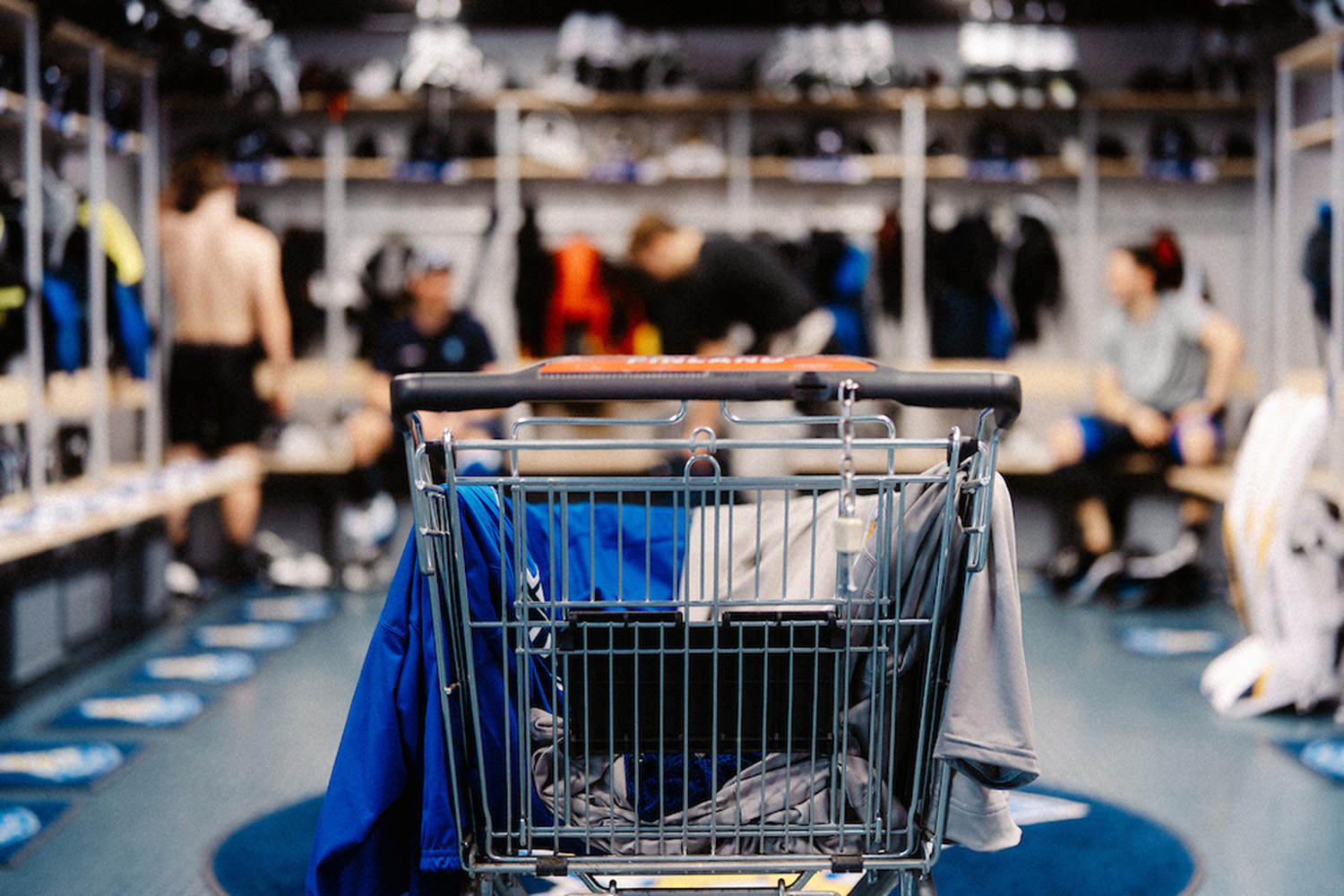 Kurkistus kulisseihin - Katso Leijonien MM-kisojen Vlogin ensimmäinen osa!