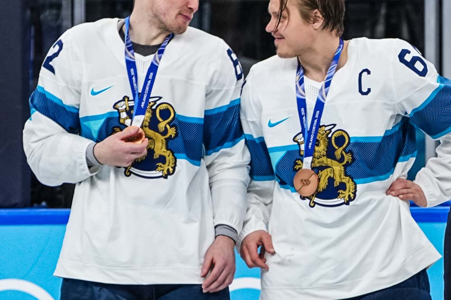 Näin Leijonat vastaanotti olympiamitalinsa! Runsaasti kuvia