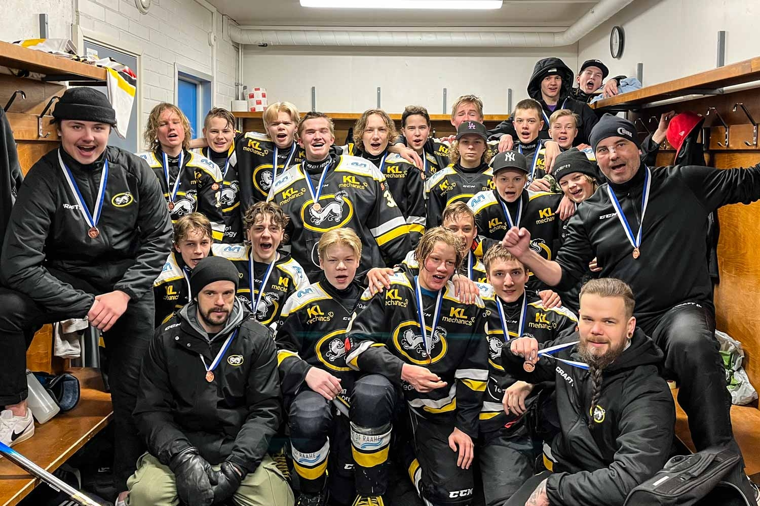 Pronssikuvassa Kärpät Pohjoinen (U15 A, lohko 4)