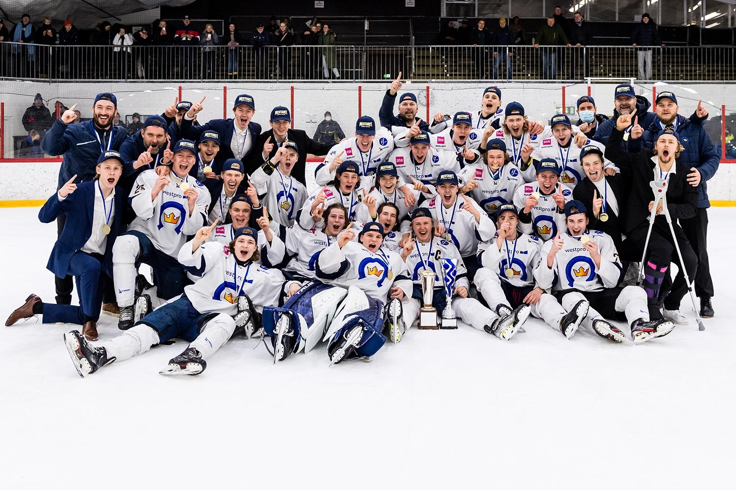 U18 SM-finaalit: Koskipirtin tupla ja Rimpisen torjunnat mestaruuden tae – Kiekko-Espoo juhlii SM-kultaa!