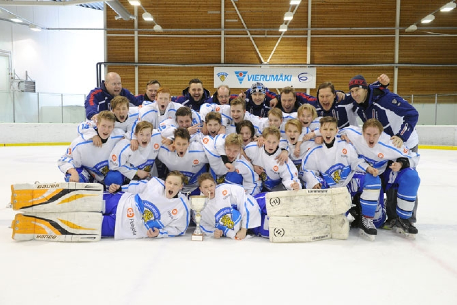 Pohjola-leirin turnauksen voittaja 2015: Pohjoinen - Riemukas voittokuva!