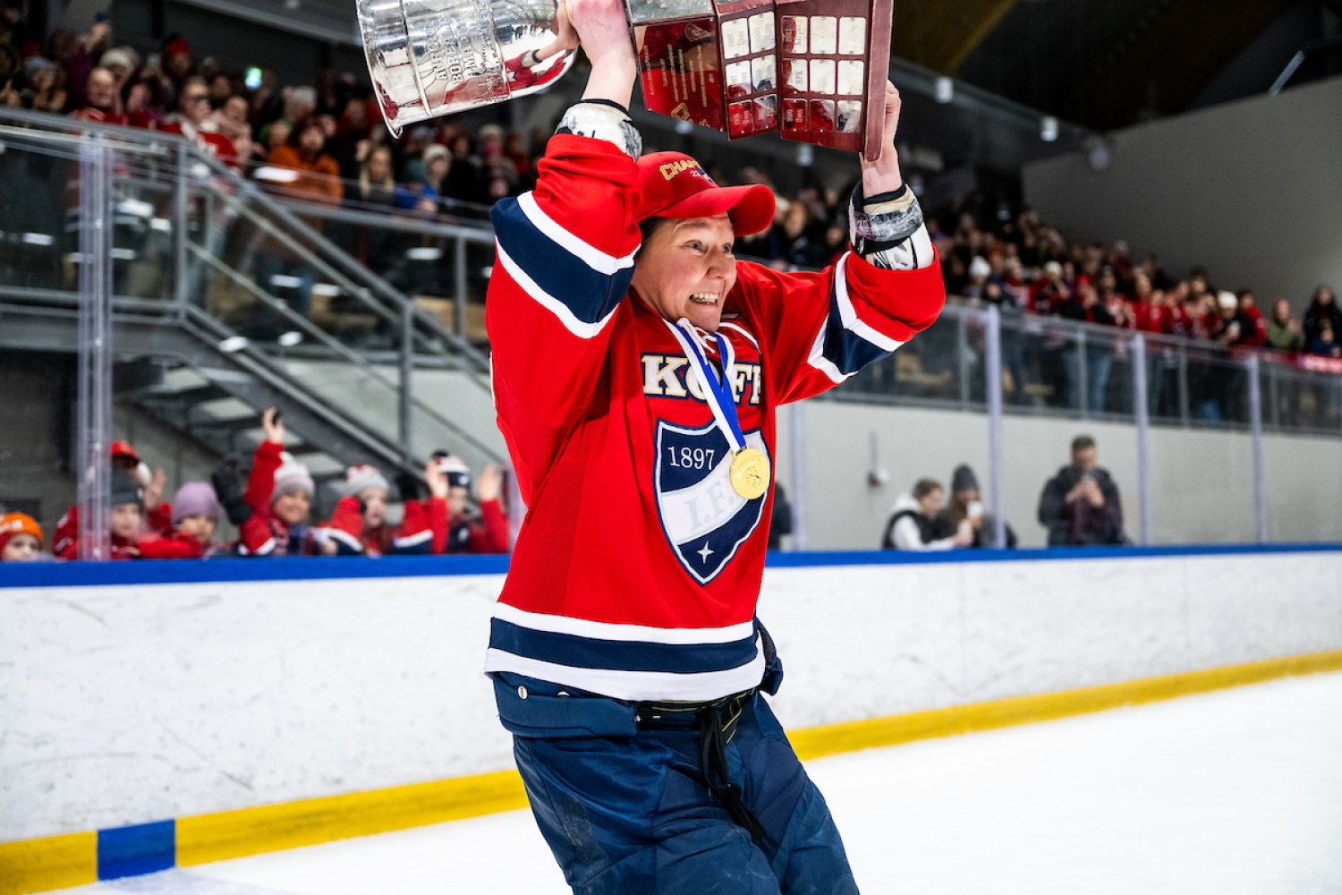 Maalikooste: HIFK on Suomen mestari – Kiekko-Espoo kaatui Naisten Liigan neljännessä finaaliottelussa maalein 3–2