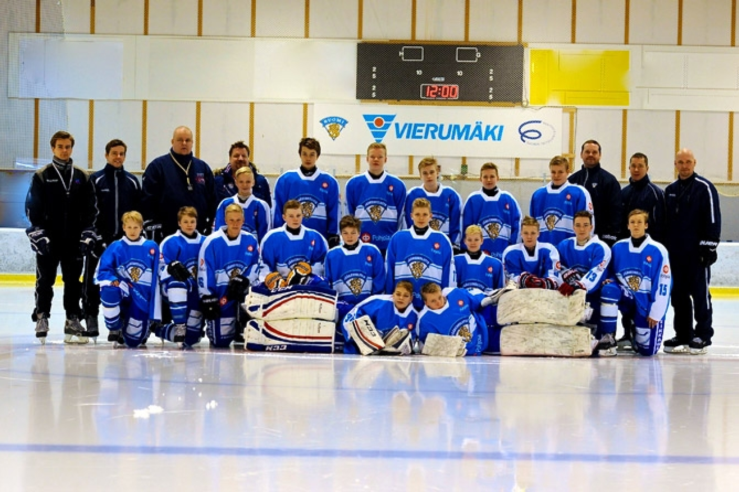 Tässä Etelä 2 -joukkueen pelaajakuvat
