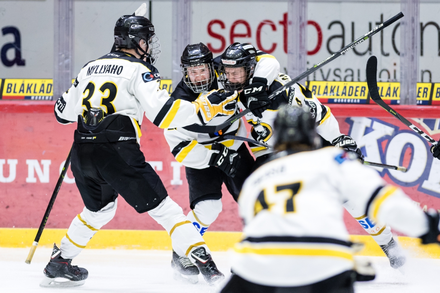 Kärpät voitti BSM:n toisen finaaliottelun jatkoerässä – Kolmas finaali sunnuntaina kello 19:30 – Maalikooste!