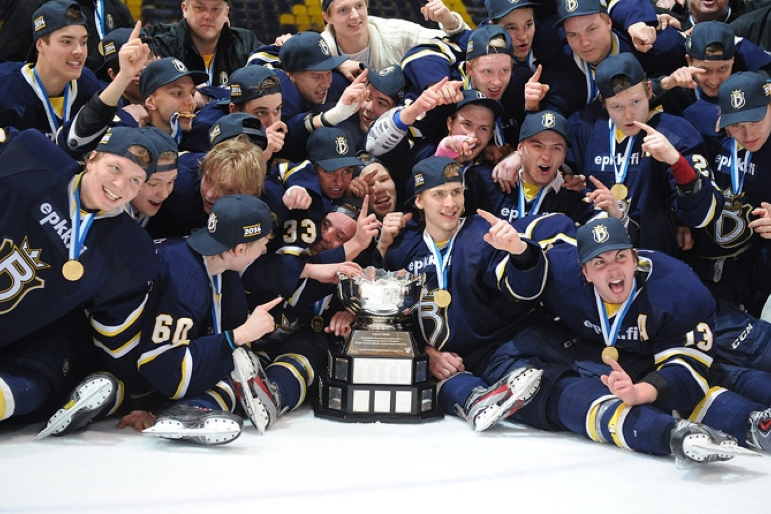 Nuorten SM: Blues juhlii Suomen mestaruutta!