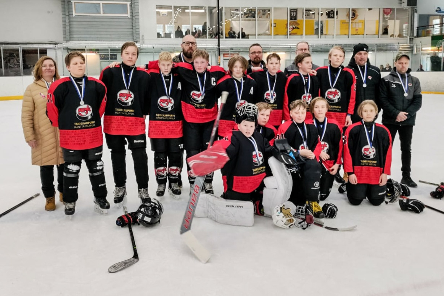 KPK Black U13AA poseerasi kauden päätteeksi hopeakuvissa